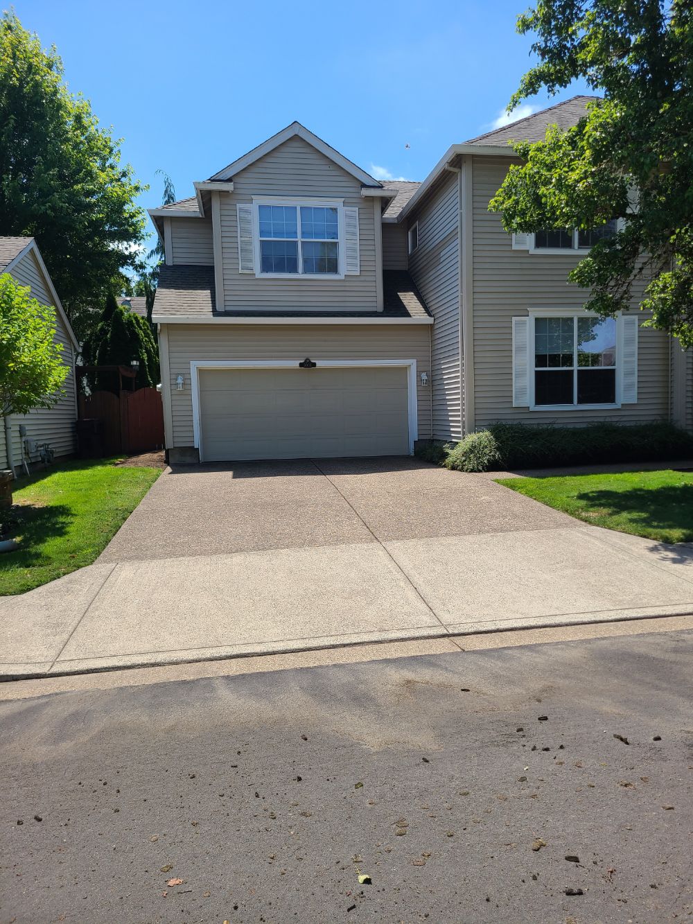 Driveway pressure washing in tigard or
