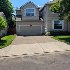 Driveway Pressure Washing in Tigard, OR 1